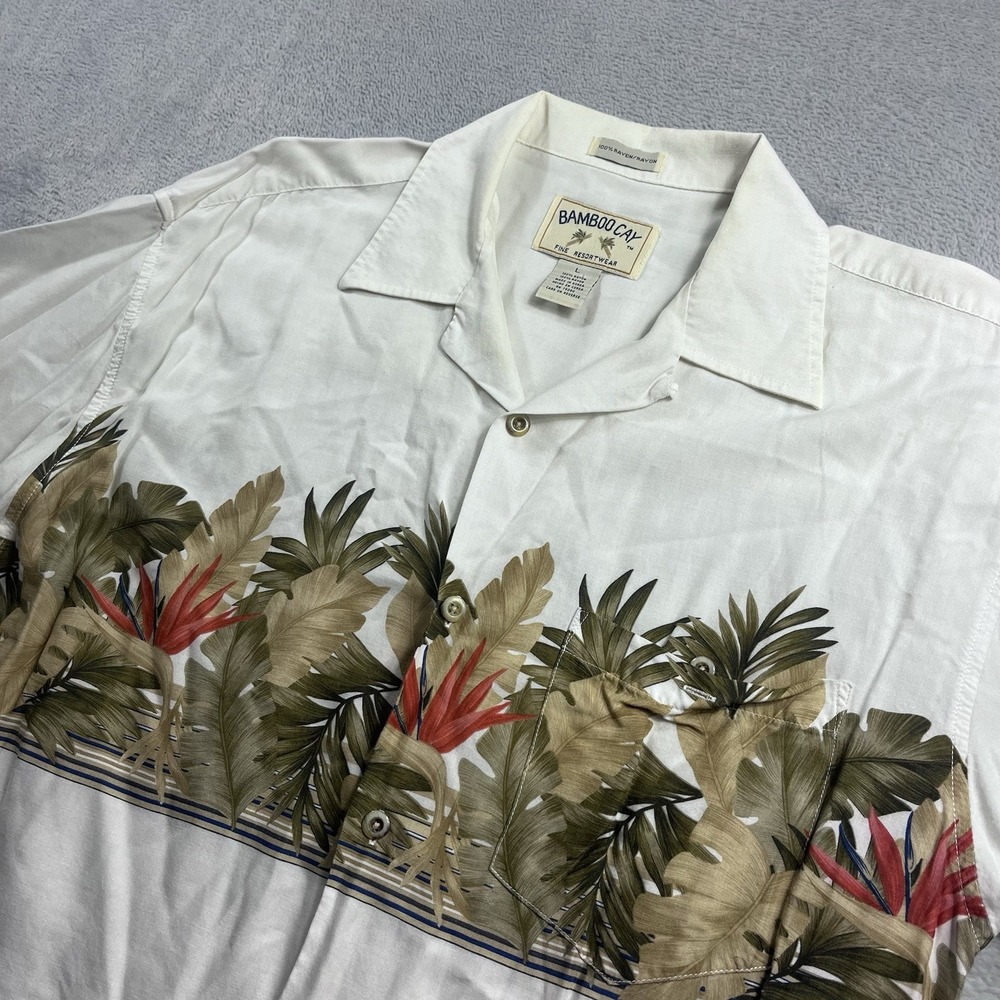 Bamboo Cay Shirt Short Sleeve Hawaiian‎ Camp White Embroidered Bamboo EUC Mens L